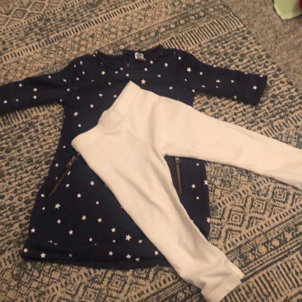 3T old navy outfit
